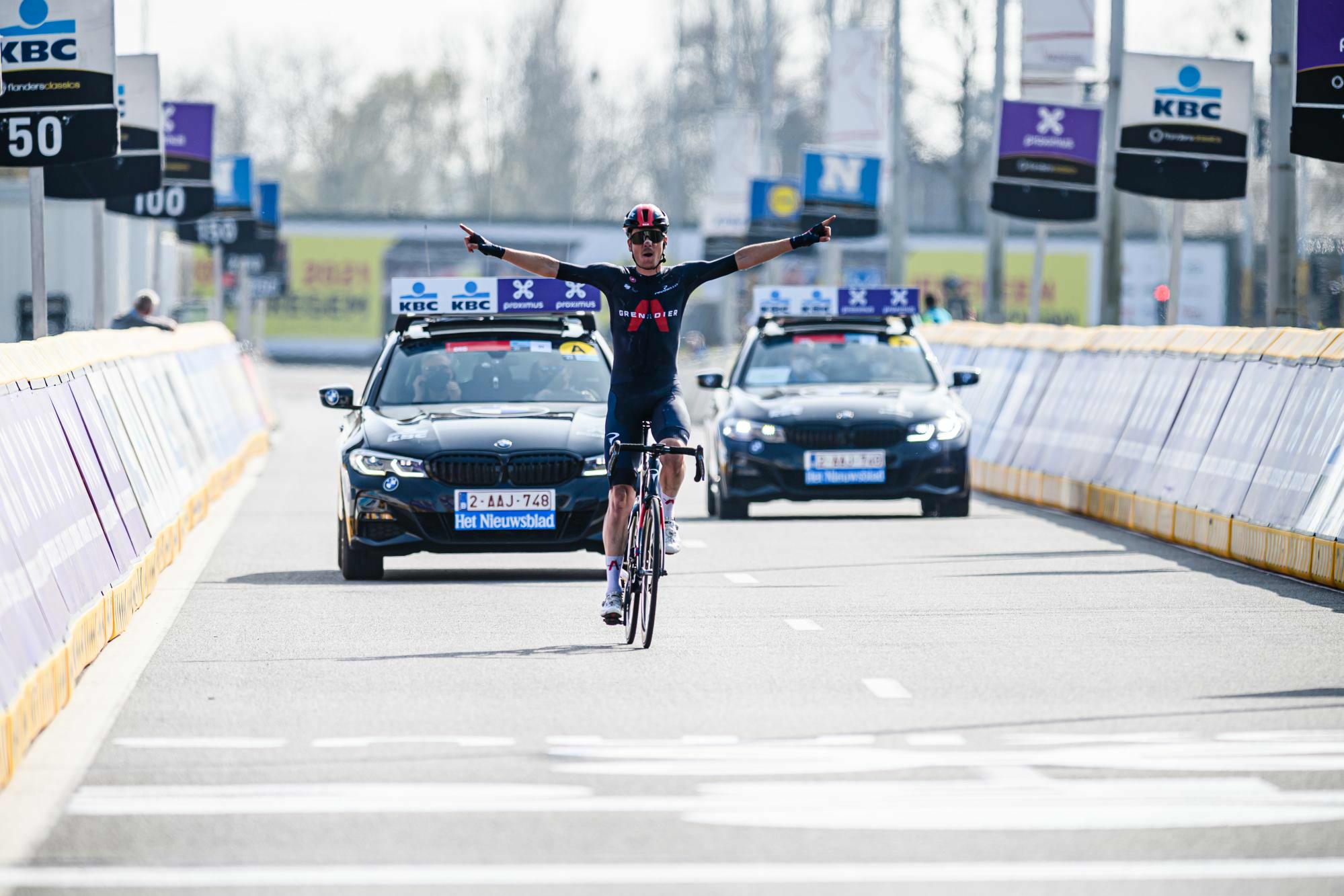 Van Baarle rides solo in 75th edition