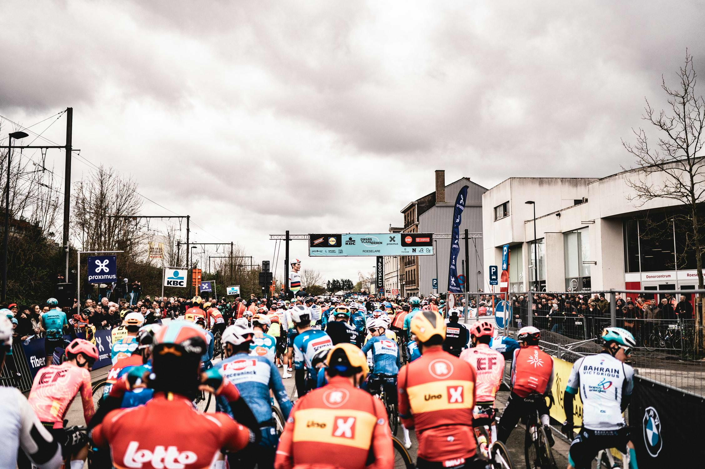 Deze mannenploegen zullen strijden om Dwars door Vlaanderen 2025